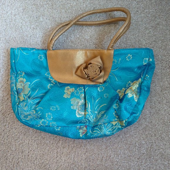 Silk purse - Picture 1 of 3